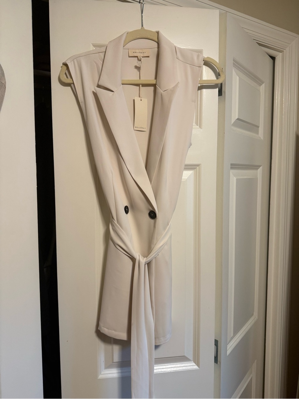 Melloday Sleeveless Double-Breasted Tie-Waist Blazer Vest - Cream